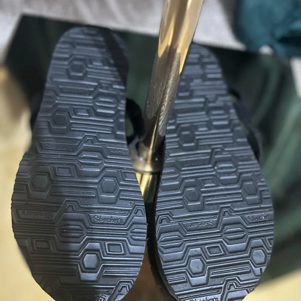 Cali from Skechers Black Yoga Foam Women's Sandals - Picture 5 of 10